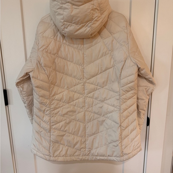 Columbia Puffer Coat with Omni-Heat Technology - Picture 4 of 6